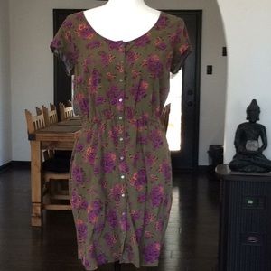 Levi’s olive floral dress M